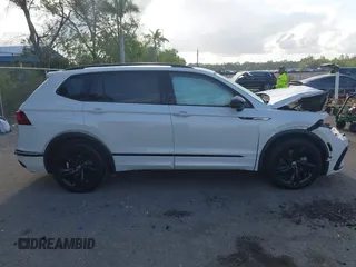2023 Volkswagen Tiguan SE R-Line Black с VIN 3VVCB7AX0PM092375, выставлен на аукционе IAAI как лот 42176568 с пробегом 25 037 миль миль и . История ставок и продаж доступна на DreamBid. Изображение 14.