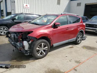 2018 Toyota RAV4 XLE z VIN JTMWFREV1JD116254, wystawiony jako Copart lot #63103815 z przebiegiem 133 604 mil mil oraz Szkoda całkowita • Salvage title. Historia ofert i sprzedaży dostępna na DreamBid. Obrazek 1.