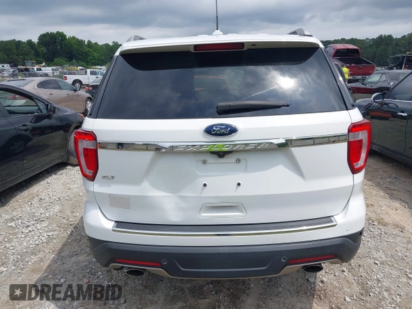 2018 Ford Explorer XLT z VIN 1FM5K7D8XJGA91825, wystawiony jako IAAI lot #42387991 z przebiegiem Nie podano mil oraz . Historia ofert i sprzedaży dostępna na DreamBid. Obrazek 16.