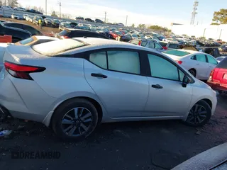 2024 Nissan Versa S z VIN 3N1CN8DV8RL866194, wystawiony jako IAAI lot #41420972 z przebiegiem 23 000 mil mil oraz . Historia ofert i sprzedaży dostępna na DreamBid. Obrazek 12.