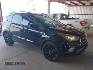 2019 Ford Escape SE z VIN 1FMCU0GD2KUA04813, wystawiony jako IAAI lot #42368761 z przebiegiem 107 922 mil mil oraz . Historia ofert i sprzedaży dostępna na DreamBid. Obrazek 1.