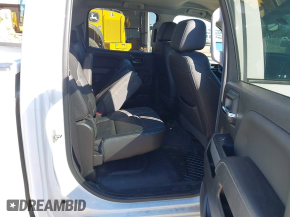 2018 Chevrolet Silverado 1500 LT with VIN 3GCUKREC3JG504431, listed as a IAAI auction lot 41609921 with 192,742 mi miles. Bid and sale history available at carsss.com. Image 8.