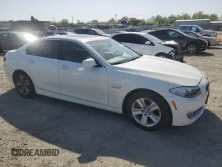 2013 BMW 5 Series 528i with VIN WBAXG5C58DD229195, listed as a Copart auction lot 52193215 with 74,240 mi miles and Salvage Title. Bid and sale history available at carsss.com. Image 4.