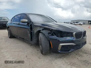 2019 BMW 7 Series M760i xDrive with VIN WBA7H6C58KG615081, listed as a Copart auction lot 59361704 with 92,769 mi miles and Salvage Title. Bid and sale history available at carsss.com. Image 4.