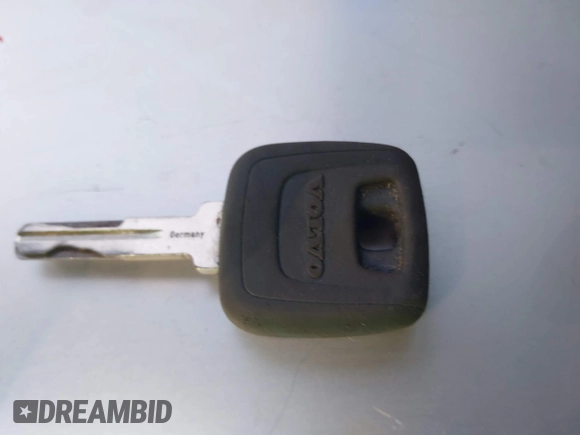 2002 Volvo V70 с VIN YV1SZ58D921075855, выставлен на аукционе IAAI как лот 42467860 с пробегом 135 362 миль миль и . История ставок и продаж доступна на DreamBid. Изображение 11.