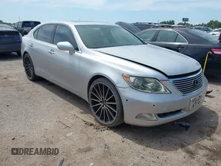 2007 Lexus LS 460 L z VIN JTHGL46F975020154, wystawiony jako IAAI lot #42369197 z przebiegiem 136 158 mil mil oraz . Historia ofert i sprzedaży dostępna na DreamBid. Obrazek 1.