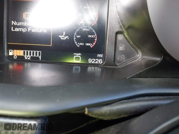 2011 Ferrari 458 Italia z VIN ZFF67NFA7B0178589, wystawiony jako IAAI lot #41285530 z przebiegiem 9226 mil mil oraz . Historia ofert i sprzedaży dostępna na DreamBid. Obrazek 16.