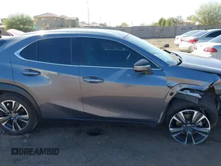 2020 Lexus UX 200 z VIN JTHP3JBH9L2022441, wystawiony jako IAAI lot #41762128 z przebiegiem 84 432 mil mil oraz . Historia ofert i sprzedaży dostępna na DreamBid. Obrazek 12.