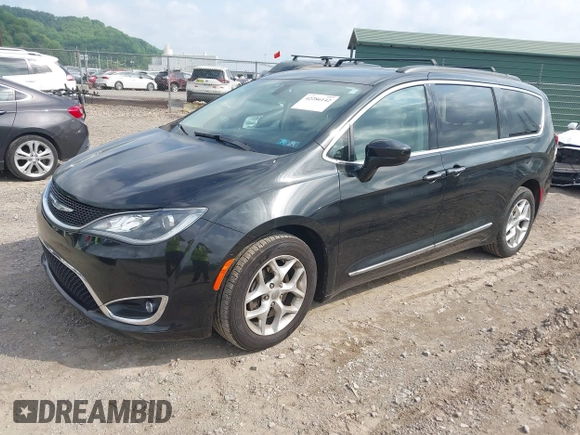 2017 Chrysler Pacifica Touring L z VIN 2C4RC1BG4HR534733, wystawiony jako IAAI lot #42286142 z przebiegiem 85 471 mil mil oraz . Historia ofert i sprzedaży dostępna na DreamBid. Obrazek 17.