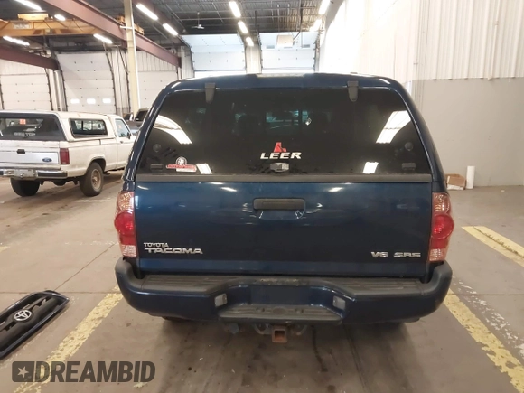 2006 Toyota Tacoma with VIN 5TEUU42N06Z265256, listed as a IAAI auction lot 41371660 with 153,557 mi miles. Bid and sale history available at carsss.com. Image 17.