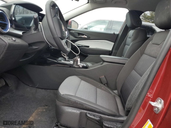 2025 Chevrolet Trax LT with VIN KL77LHEP5SC172078, listed as a Copart auction lot 45497075 with 156 mi miles and Salvage Title. Bid and sale history available at carsss.com. Image 7.
