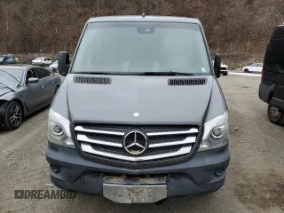 2014 Mercedes-Benz Sprinter Crew with VIN WD4PE7DC5E5942199, listed as a Copart auction lot 88330215 with 86,159 mi miles and Salvage Title. Bid and sale history available at carsss.com. Image 5.
