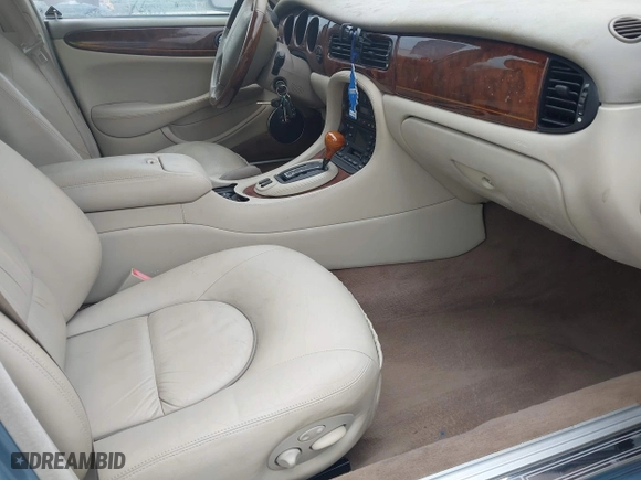2002 Jaguar XJ VDP with VIN SAJDA24C32LF45422, listed as a IAAI auction lot 41654187 with 64,726 mi miles. Bid and sale history available at carsss.com. Image 5.