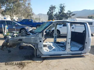 2005 Ford F-350 с VIN 1FDSW34P05EC95736, выставлен на аукционе IAAI как лот 41988078 с пробегом Не указан миль и . История ставок и продаж доступна на DreamBid. Изображение 13.
