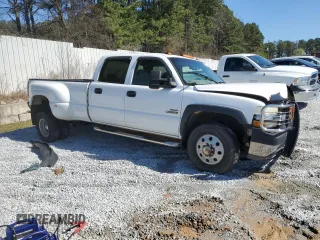 2002 Chevrolet Silverado 3500 LT with VIN 1GCJK33122F132424, listed as a Copart auction lot 47642225 with 157,995 mi miles and Salvage Title. Bid and sale history available at carsss.com. Image 4.