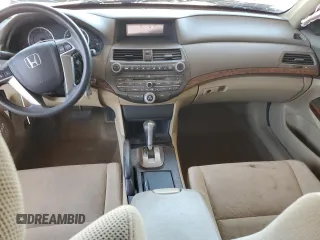 2010 Honda Accord EX z VIN 1HGCP2F7XAA093583, wystawiony jako Copart lot #57657325 z przebiegiem 112 768 mil mil oraz Nie do naprawy • Non repairable. Historia ofert i sprzedaży dostępna na DreamBid. Obrazek 8.