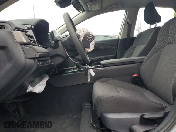 2025 Toyota Camry LE z VIN 4T1DAACK0SU073104, wystawiony jako Copart lot #51095855 z przebiegiem 10 976 mil mil oraz Szkoda całkowita • Salvage title. Historia ofert i sprzedaży dostępna na DreamBid. Obrazek 7.