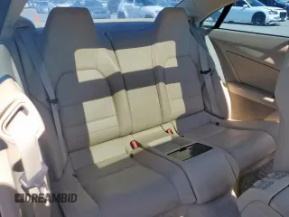 2013 Mercedes-Benz E 550 z VIN WDDKJ7DB2DF185221, wystawiony jako Copart lot #46953475 z przebiegiem 89 156 mil mil oraz Szkoda całkowita • Salvage title. Historia ofert i sprzedaży dostępna na DreamBid. Obrazek 10.