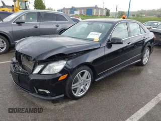 2010 Mercedes-Benz E 550 Luxury z VIN WDDHF7CB5AA069047, wystawiony jako IAAI lot #42111552 z przebiegiem 126 214 mil mil oraz . Historia ofert i sprzedaży dostępna na DreamBid. Obrazek 17.