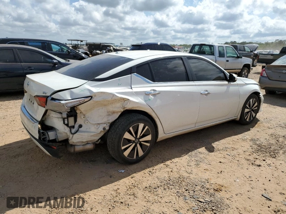 2021 Nissan Altima SV with VIN 1N4BL4DV2MN334672, listed as a Copart auction lot 52707795 with 67,969 mi miles and Salvage title. Bid and sale history available at DreamBid. Image 3.
