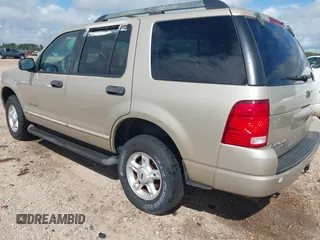 2005 Ford Explorer XLT с VIN 1FMZU63K35UA84824, выставлен на аукционе IAAI как лот 42749571 с пробегом 144 677 миль миль и . История ставок и продаж доступна на DreamBid. Изображение 3.