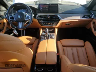 2022 BMW 5 Series 530i xDrive z VIN WBA13BJ00NCJ40607, wystawiony jako Copart lot #54605845 z przebiegiem 27 920 mil mil oraz Szkoda całkowita • Salvage title. Historia ofert i sprzedaży dostępna na DreamBid. Obrazek 8.