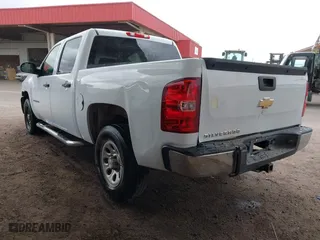 2007 Chevrolet Silverado 1500 LT w/1LT with VIN 2GCEC13C771629942, listed as a IAAI auction lot 41929505 with 200,432 mi miles. Bid and sale history available at carsss.com. Image 3.