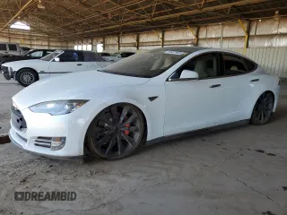 2013 Tesla Model S с VIN 5YJSA1DG5DFP03667, выставлен на аукционе Copart как лот 50607605 с пробегом 87 146 миль миль и Чистый • Clean title. История ставок и продаж доступна на DreamBid. Изображение 1.