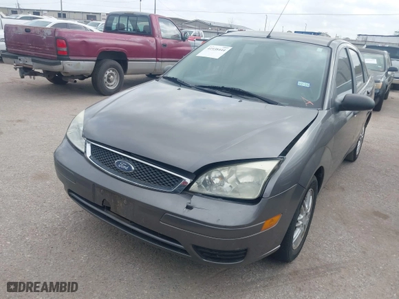 2007 Ford Focus S with VIN 1FAFP34N97W222420, listed as a IAAI auction lot 41938444 with 49,080 mi miles. Bid and sale history available at carsss.com. Image 2.