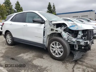 2022 Chevrolet Equinox LS z VIN 3GNAXHEV7NS226126, wystawiony jako Copart lot #55837725 z przebiegiem 31 221 mil mil oraz Szkoda całkowita • Salvage title. Historia ofert i sprzedaży dostępna na DreamBid. Obrazek 4.