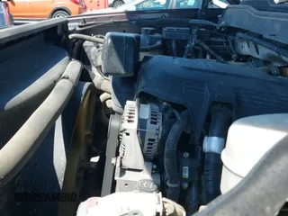 2016 Chevrolet Silverado 2500HD LT z VIN 1GC1KVEG6GF130521, wystawiony jako IAAI lot #42074954 z przebiegiem 281 027 mil mil oraz . Historia ofert i sprzedaży dostępna na DreamBid. Obrazek 19.