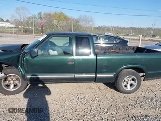 2003 Chevrolet S-10 with VIN 1GCCS19H038283804, listed as a IAAI auction lot 42018334 with 171,940 mi miles and . Bid and sale history available at DreamBid. Image 15.