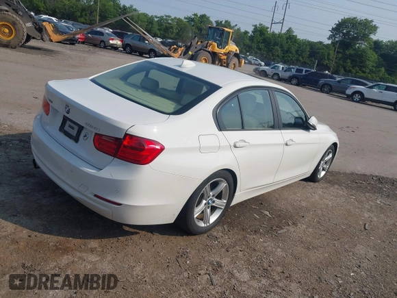 2015 BMW 3 Series 328i xDrive с VIN WBA3B5G51FNS20388, выставлен на аукционе IAAI как лот 42399201 с пробегом 97 349 миль миль и . История ставок и продаж доступна на DreamBid. Изображение 4.
