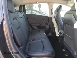 2024 Tesla Model Y Long Range z VIN 7SAYGAEE2RF009616, wystawiony jako Copart lot #46139805 z przebiegiem 6 535 mil mil oraz Szkoda całkowita • Salvage title. Historia ofert i sprzedaży dostępna na DreamBid. Obrazek 11.