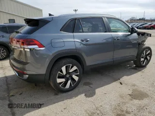 2024 Volkswagen Atlas SE z VIN 1V2KE2CA1RC255860, wystawiony jako Copart lot #49972445 z przebiegiem 1 242 mil mil oraz Szkoda całkowita • Salvage title. Historia ofert i sprzedaży dostępna na DreamBid. Obrazek 3.