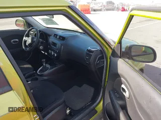 2015 Kia Soul with VIN KNDJN2A26F7765246, listed as a IAAI auction lot 41869048 with 111,657 mi miles. Bid and sale history available at carsss.com. Image 5.