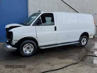 2022 GMC Savana Cargo Van with VIN 1GTW7AFP6N1221748, listed as a Copart auction lot 79254564 with 29,682 mi miles and Clean Title. Bid and sale history available at carsss.com. Image 1.