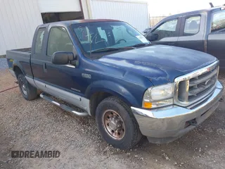 2003 Ford Super Duty F-250 XL with VIN 1FTNX20F83EB06060, listed as a IAAI auction lot 41486165 with 268,691 mi miles. Bid and sale history available at carsss.com. Image 1.