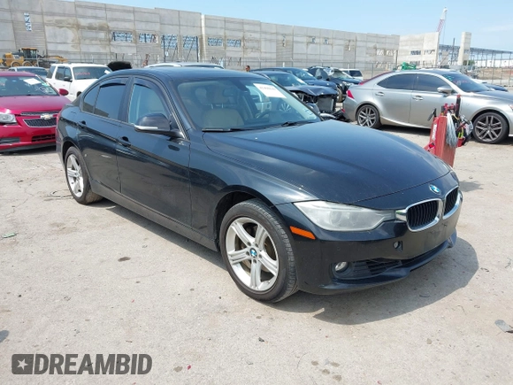 2015 BMW 3 Series 328i xDrive z VIN WBA3B3C5XFJ984998, wystawiony jako IAAI lot #42498649 z przebiegiem 186 642 mil mil oraz . Historia ofert i sprzedaży dostępna na DreamBid. Obrazek 1.