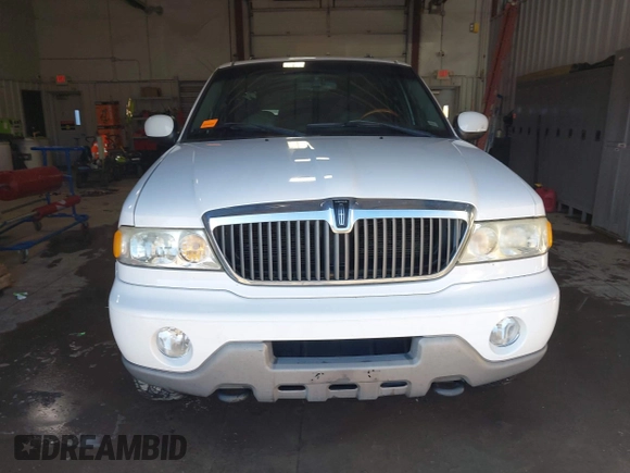 2002 Lincoln Navigator z VIN 5LMFU28R32LJ18485, wystawiony jako IAAI lot #41718606 z przebiegiem 228 590 mil mil oraz . Historia ofert i sprzedaży dostępna na DreamBid. Obrazek 13.
