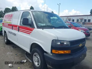 2022 Chevrolet Express Cargo Van with VIN 1GCWGAFP8N1281210, listed as a IAAI auction lot 40402854 with 25,280 mi miles. Bid and sale history available at carsss.com. Image 1.