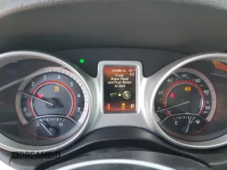 2017 Dodge Journey SXT z VIN 3C4PDCBG7HT547666, wystawiony jako Copart lot #57987875 z przebiegiem 124 484 mil mil oraz Szkoda całkowita • Salvage title. Historia ofert i sprzedaży dostępna na DreamBid. Obrazek 9.
