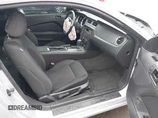 2013 Ford Mustang V6 with VIN 1ZVBP8AM1D5209466, listed as a IAAI auction lot 41529149 with 88,028 mi miles and . Bid and sale history available at carsss.com. Image 5.