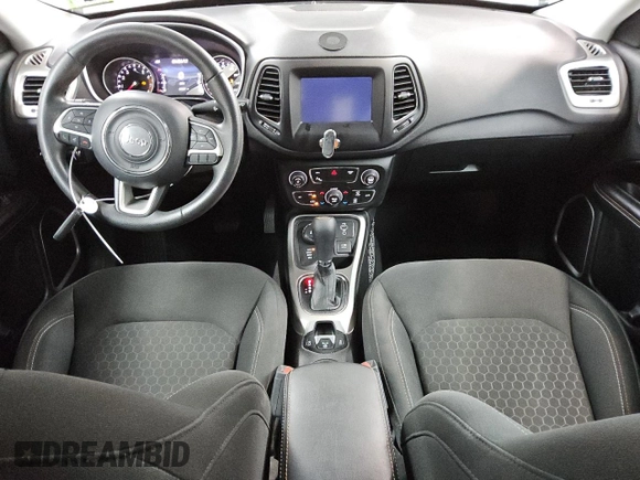 2018 Jeep Compass Sport z VIN 3C4NJDAB1JT306171, wystawiony jako Copart lot #55169745 z przebiegiem 54 489 mil mil oraz Czysty tytuł • Clean title. Historia ofert i sprzedaży dostępna na DreamBid. Obrazek 8.