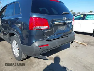 2011 Kia Sorento LX with VIN 5XYKT3A1XBG158819, listed as a IAAI auction lot 41665390 with 120,570 mi miles. Bid and sale history available at carsss.com. Image 6.