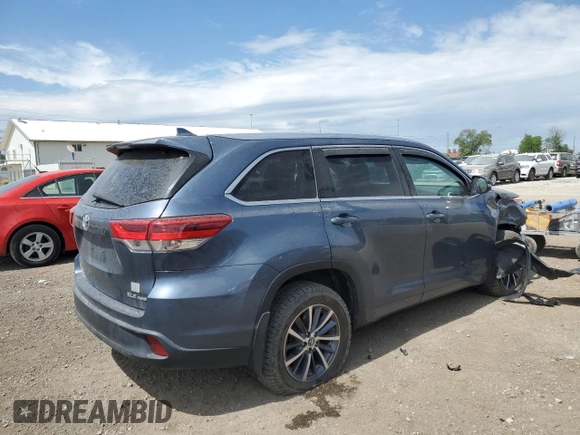 2017 Toyota Highlander XLE with VIN 5TDJZRFH5HS518593, listed as a Copart auction lot 56693565 with 97,686 mi miles and Salvage title. Bid and sale history available at DreamBid. Image 3.