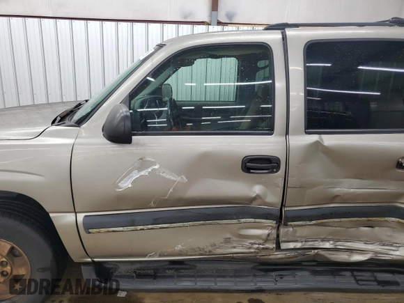2003 Chevrolet Suburban LT z VIN 1GNFK16Z93J165597, wystawiony jako Copart lot #52101725 z przebiegiem 285 014 mil mil oraz Szkoda całkowita • Salvage title. Historia ofert i sprzedaży dostępna na DreamBid. Obrazek 7.