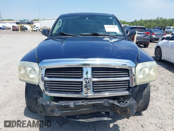 2005 Dodge Dakota SLT with VIN 1D7HW48N05S113487, listed as a IAAI auction lot 42029813 with 229,025 mi miles. Bid and sale history available at carsss.com. Image 13.
