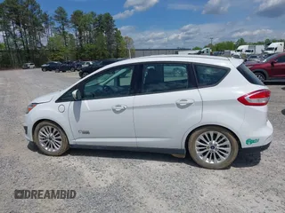 2017 Ford C-Max Energi SE with VIN 1FADP5EU8HL100904, listed as a IAAI auction lot 41474814 with 60,780 mi miles. Bid and sale history available at carsss.com. Image 14.