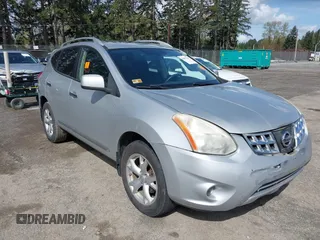 2011 Nissan Rogue S z VIN JN8AS5MVXBW670192, wystawiony jako IAAI lot #42007704 z przebiegiem 215 025 mil mil oraz . Historia ofert i sprzedaży dostępna na DreamBid. Obrazek 1.